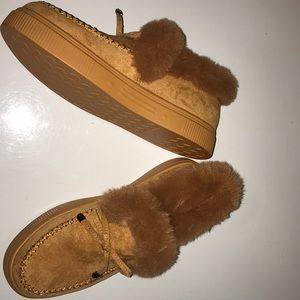 Moccasin slippers